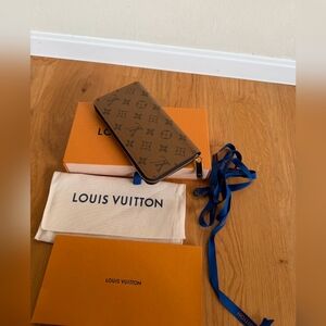 Louis Vuitton Zippy Wallet